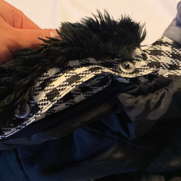 Roxy Limited Edition Fur Lined Hooded Snow Jacket - Picture 11 of 16